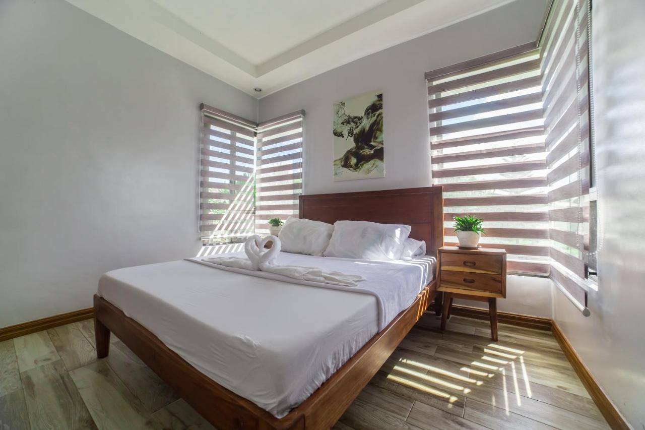 Bella Homes 6Br 4Bath Near Rotunda Tagaytay City Exterior photo